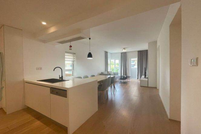  Spacious 2+1br with Floor heating at Shanghai Library Line 10