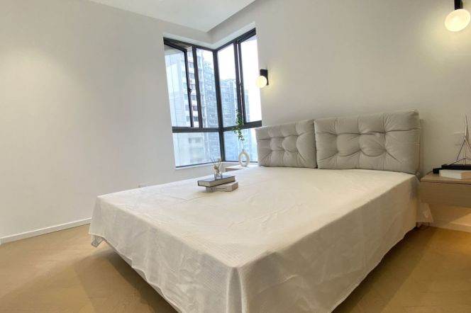 Weihai Villa — Historic Luxury in Central Jing'an — 18,000 RMB