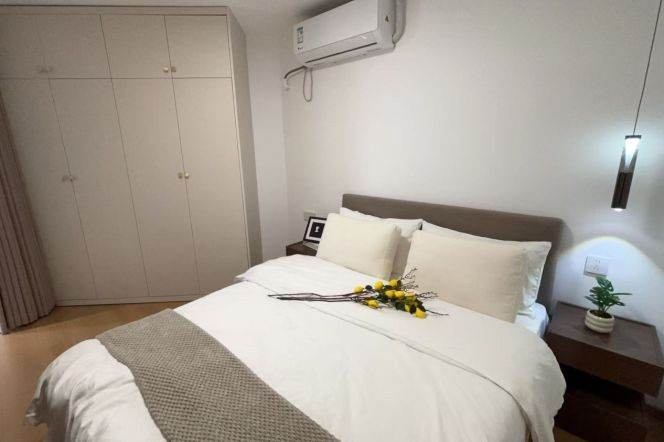 Spacious-Fashion-lift-1Br-Nr Huadong Jiaotong uni-Caoyang rd/Putuo area/L3/4/11/13/14