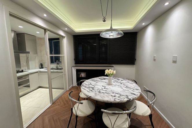 Downtown Jing'An modern design 3Brs- 158Sqm., fully furniture with floor heating
