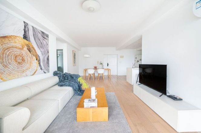 modern 2brs 2baths floor heating in most central downtown IAPM line 1,10,12 