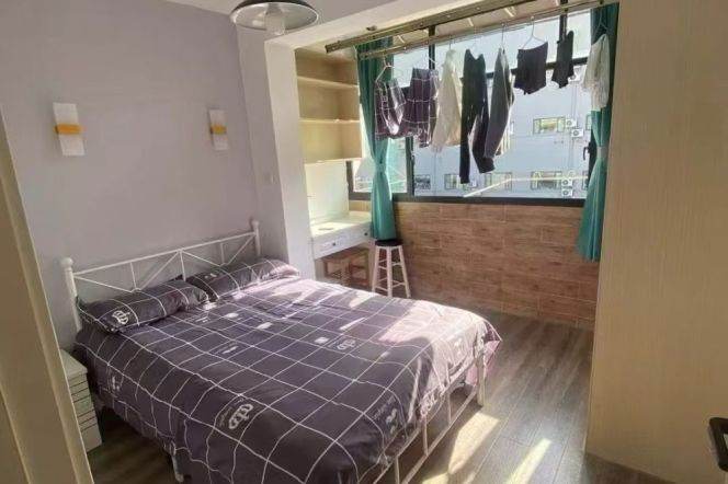 West Yan'An rd station one bedroom