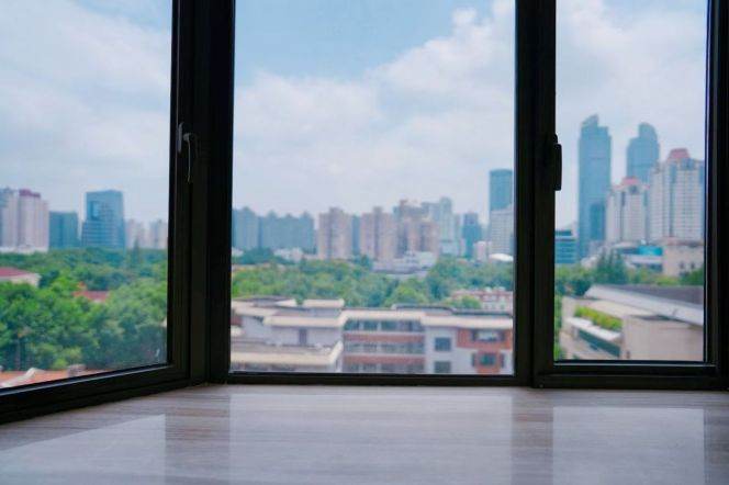 Prime location in Xuhui nr Jiaotong uni