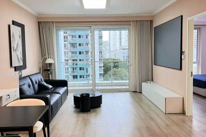 modern big 2brs floor open balcony near Tianzifang line 9 and 12 SML mall only 18K