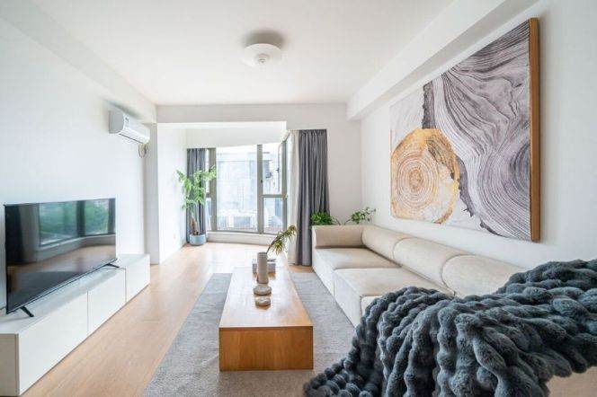 modern 2brs 2baths floor heating in most central downtown IAPM line 1,10,12 