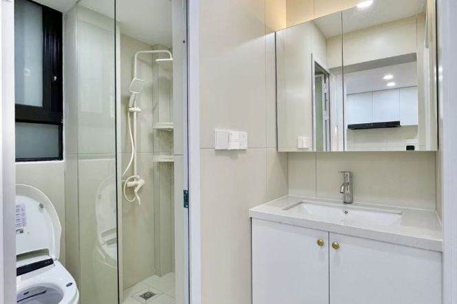 line3/4/10hongqiao rd. line 10 song yuan rd.1bed