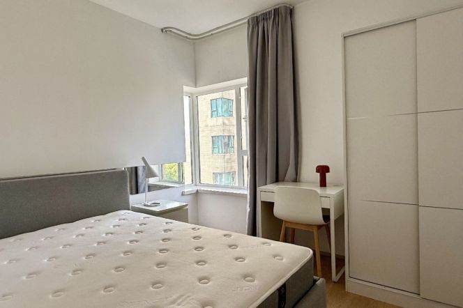 Ambassy Court — Luxury 2+1 BR with Club Access — 31,000 RMB