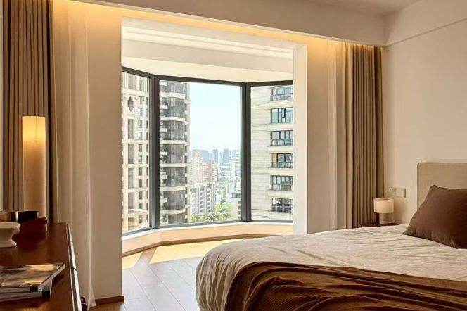 brand new modern 2brs 2baths floor heating near Xujiahui line 1,4,11 only 17K