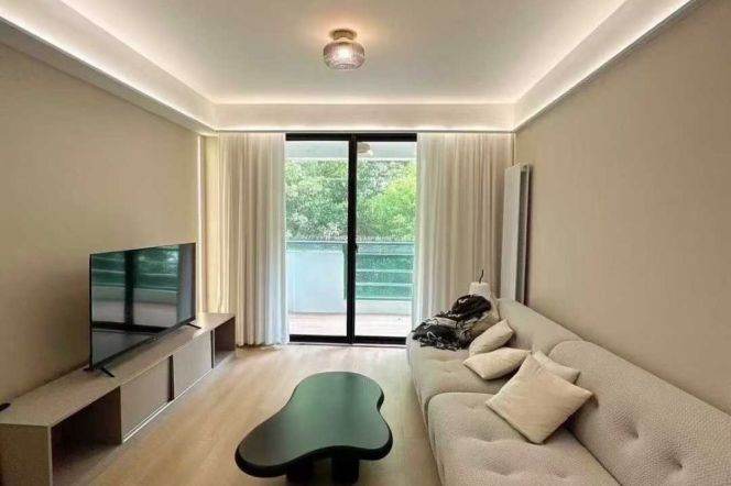 wuding rd 2BR/big living room/out balcony@L14/13