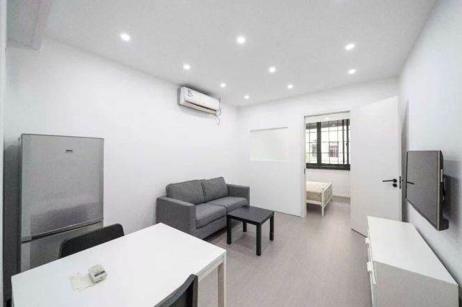 Modern 2BR APT Yueyang rd Jianguo Rd 8.5k