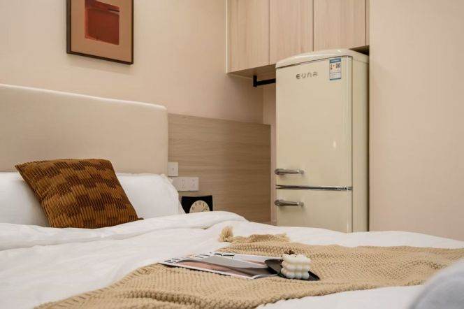 Kongjiang Road Community — Cozy & Efficient 1BR — 4,000 RMB