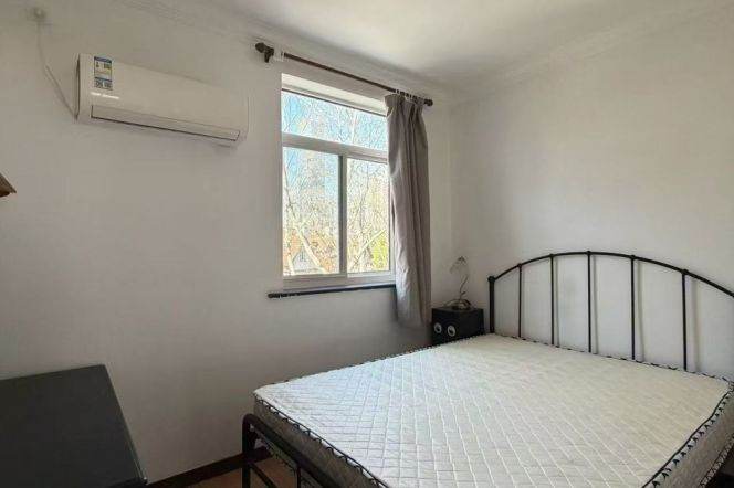 Good Quality bright 1BR APT Changshu Rd 7.5k