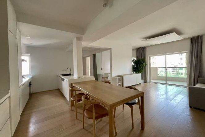 Modern 3brs with floor heating in central Xuhui 