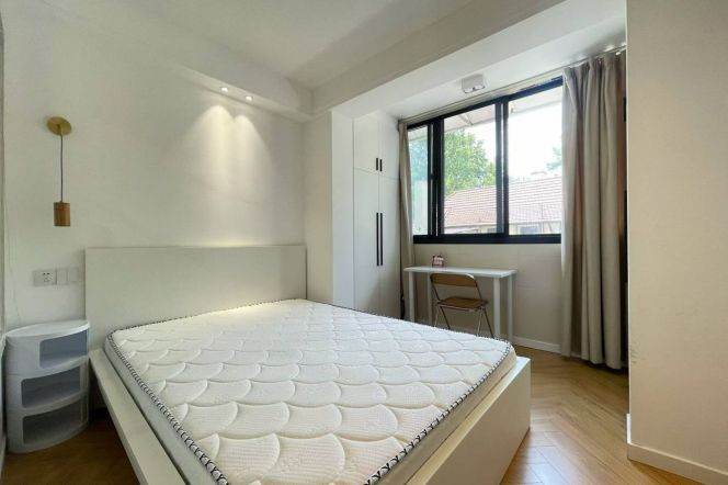 Jiangsu rd/charming 1br 1lr/cozy&quiet/bright room/big living room@L11/2