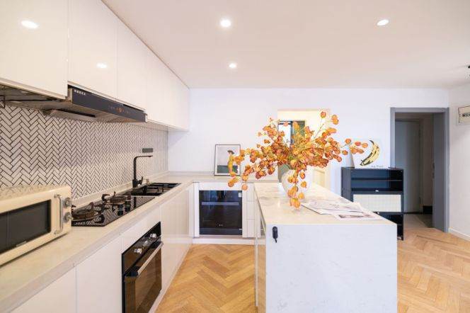 Jing’an & xuhui 2+1br with stunning view newly renovated bright & cozy