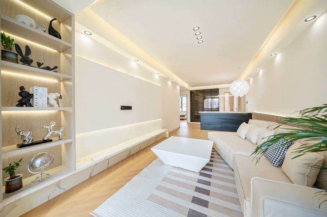 16.6k Light and Bright 3Br 2Bathr with floor heating Nr Changshou Rd.line7 /13