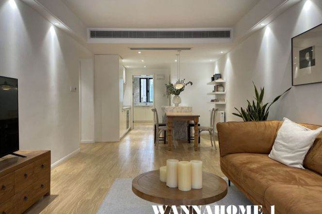 Fabulous&Modern&Bright&Spacious 2Bdrs 1Bath Apt/Good View/W Nanjing Rd CBD+Open Balcony