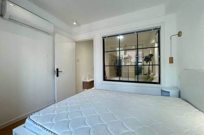 Jiangsu rd/charming 1br 1lr/cozy&quiet/bright room/big living room@L11/2