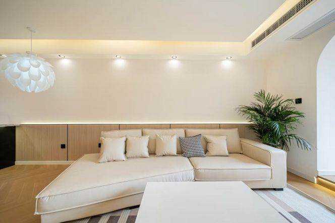 16.6k Light and Bright 3Br 2Bathr with floor heating Nr Changshou Rd.line7 /13