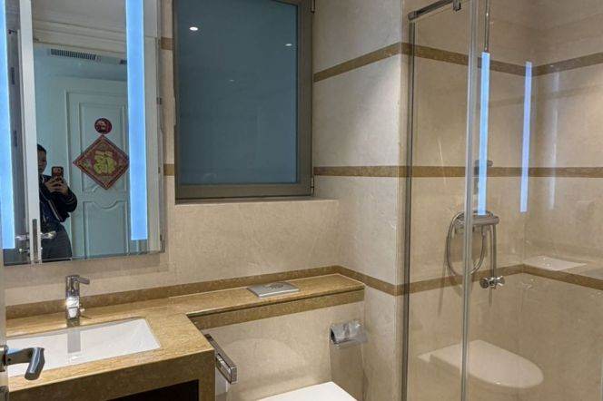 4BR 4BTH w/ Gym & Pool nr ChangPing RD M7