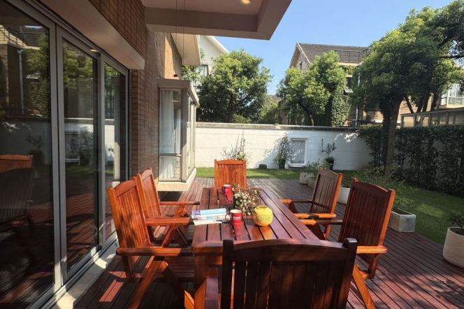 Luxury fully furnished Garden / Pool Villa House 