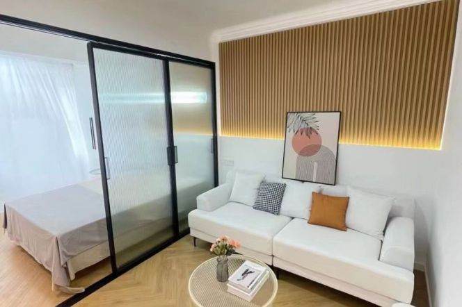 West yan'an rd/modern 1br 1lr/brand furniture/cozy&clean,@L3/4/2
