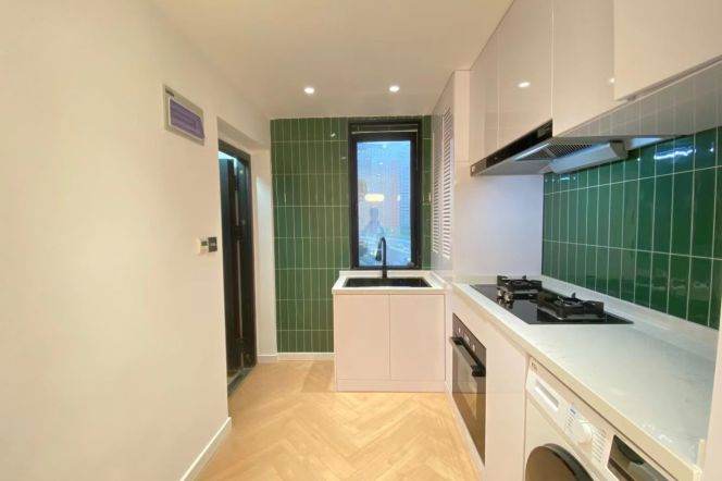 elevator 1br Nr jiangsu road M2/11