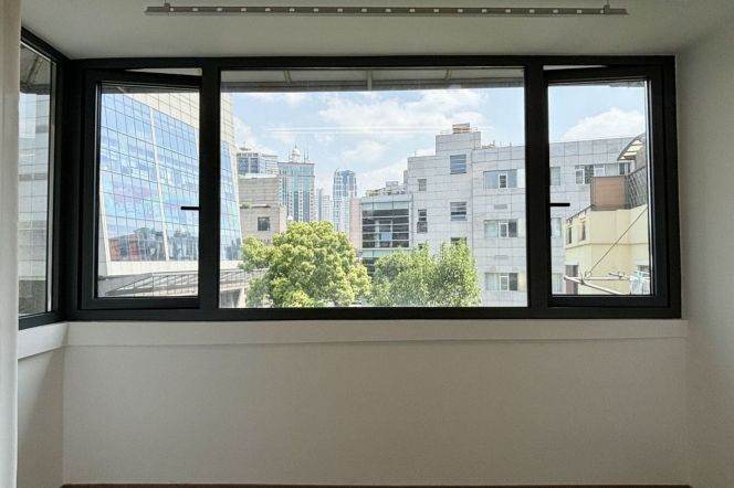 1Bdr 1Bath /Spacious&Bright /Line 1/12/13 West Nanjing Rd/Stairs/Nice View