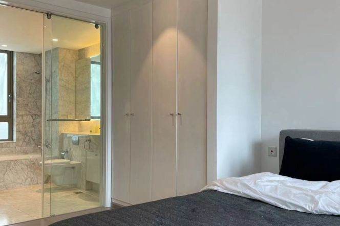 Modern&Spacious&Bright 3Bdrs 2Baths Apt+Open Balcony+Taikoo Hui+Top Compound