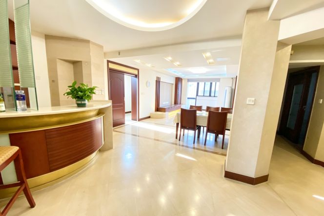 Gubei One nice view big living room 4br plus outside balcony 