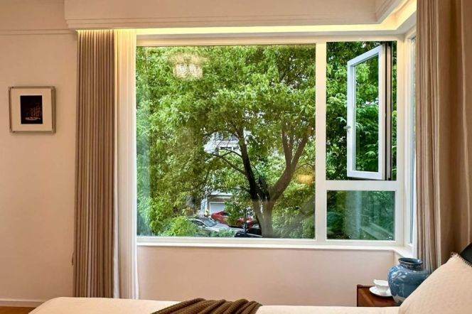 Charming Duplex 220m² 4BR with Private Courtyard nr Line 6, Pudong