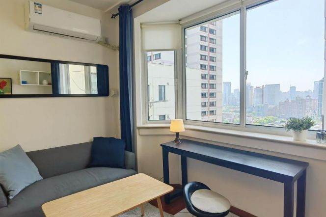 Bright & Cozy 1 br on High floor ,easy to L 2/7 Jing'an Temple  St.