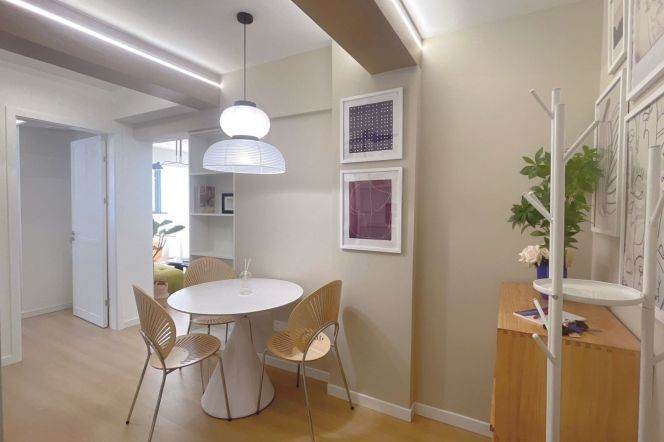 West Nanjing rd/modern 1br 2lr/elevator/central AC/oven/big living room@L2/12/13