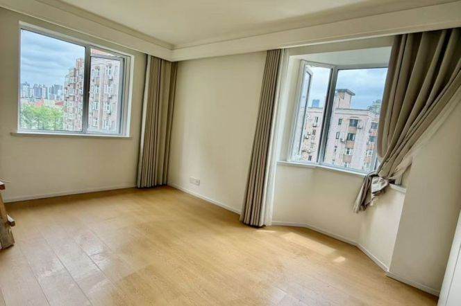 Zhongshan park spacious & nice 2br2bt good condition with 13k