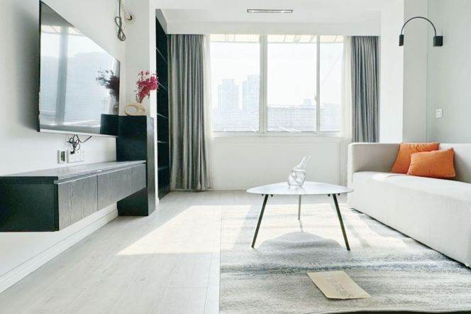 modern bright 1br Nr jiangsu road M2/11