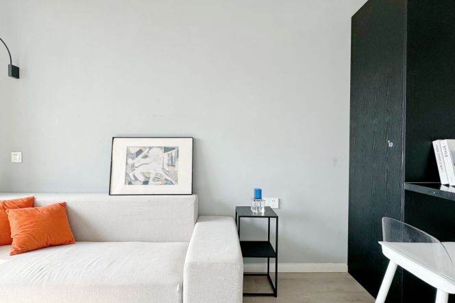 modern bright 1br Nr jiangsu road M2/11