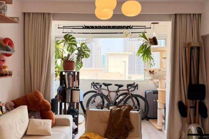 Jing’an nice & morden 2br in good compound with 16.5k