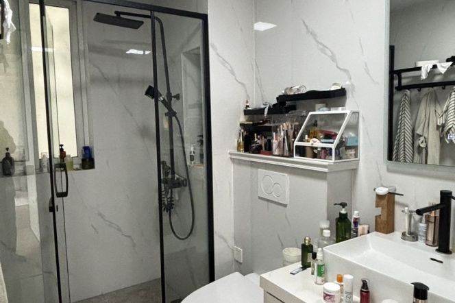 L1-10-12  IAPM South Shaanxi Road Metro Station, 3 bedrooms, with an outdoor balcony