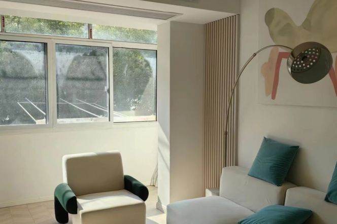 Sunny one bedroom Apt+central AC+dryer+oven @ L2/3/4Zhongshan Park