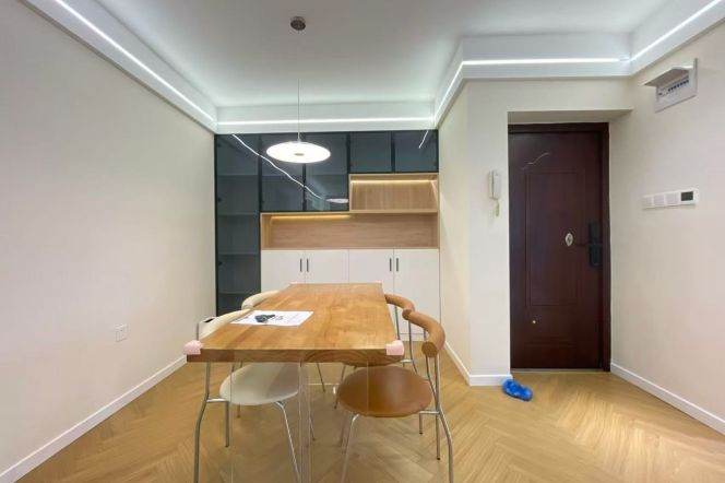 Simple Stylish 2Brm With 2 Balconies Near Line 2 Weining Rd