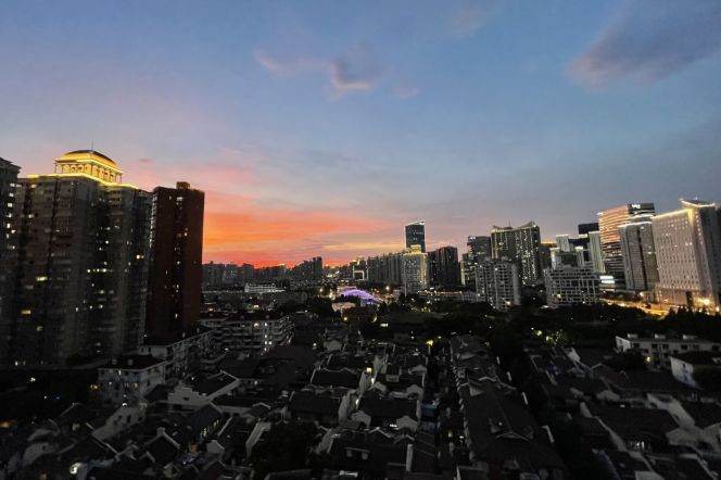 Amazing apartment next to Suzhou Creek and Nanjing West Road