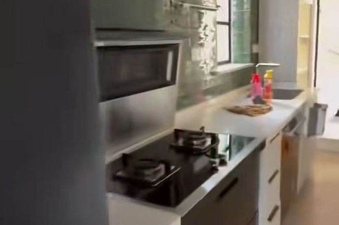 South Shanxi rd 1+1BR 2BATH with balcony