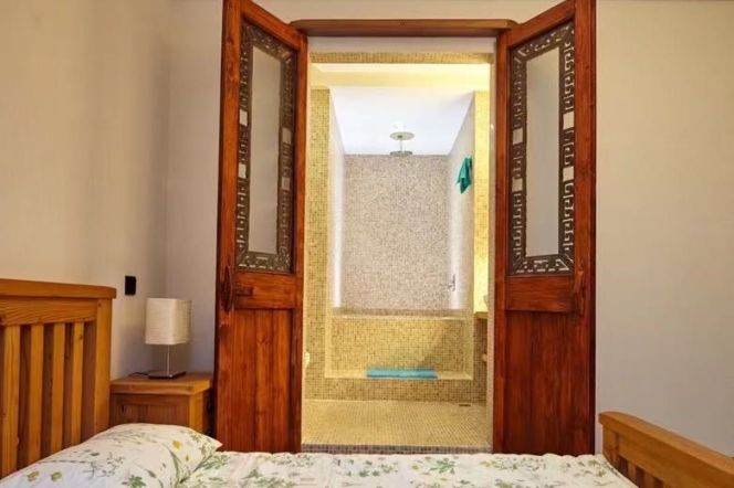 Line 10-13 Huaihai Middle Road Station, elevator apartment, with wall heating, 21K per month