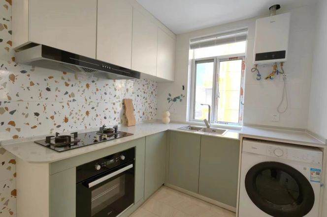 Sunny one bedroom Apt+central AC+dryer+oven @ L2/3/4Zhongshan Park