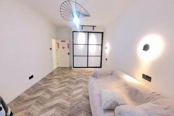 Spacious 3brs&2baths with good view near Zhongshan Park