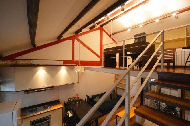 Valuable Huaihai/Maoming Rd 2BR with Terrace/Wallheating 11.2K 