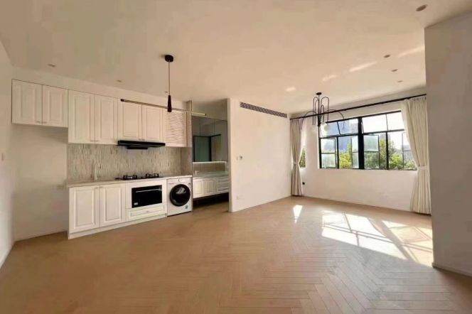 Jing'an temple Fumin rd/Julu rd large 1br apt wt terrace;L2/7