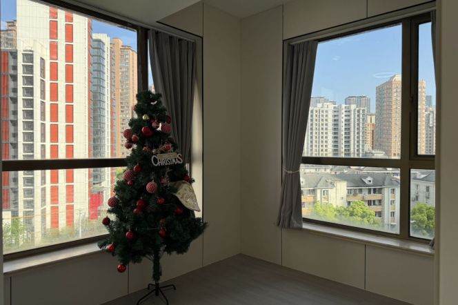 Luxury compound 2brs with floor heating    /  Spacious / Bright / Modern/ Quiet / Parking available