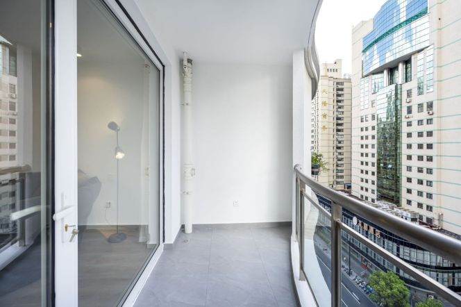 Modern 3brs with floor heating and balcony  in Xujiahui area,
