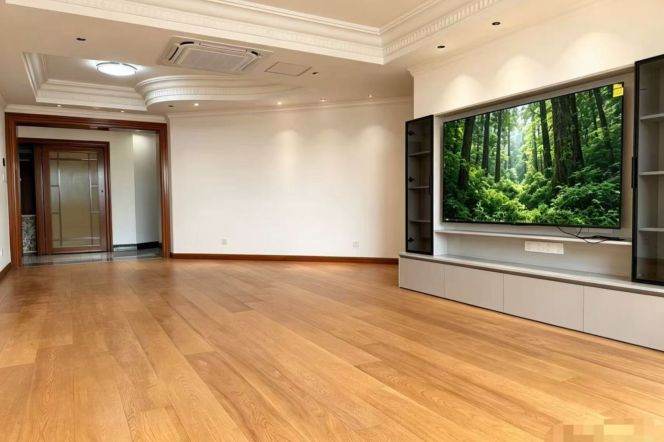 3BR 2Baths with elevator in a mature cummunity near line 11 Shanghai Swimming Pool metro